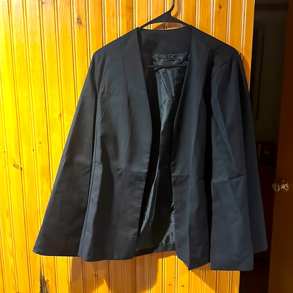 Black cape jacket size XL